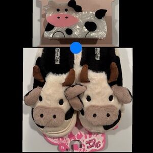 Moon Cake bull slippers M7/8 / Piper K cow hair clip / NEW w/tags / cross posted